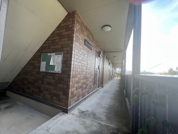 ラクロス桃山御陵の物件外観写真