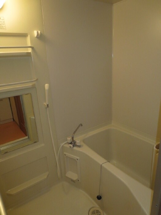 プルメリアコ－トの物件内観写真