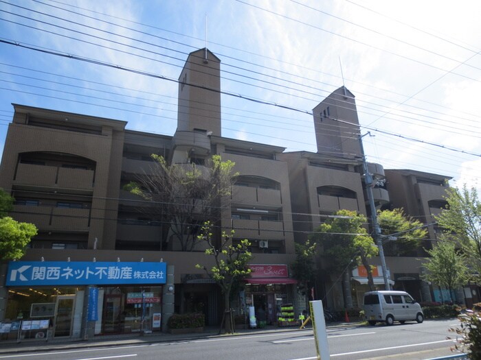 ジュエルコート甲子園口の物件外観写真