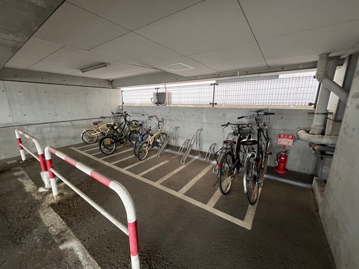 鳳SWINGの物件外観写真