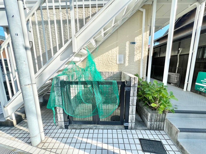 イーストインの物件外観写真