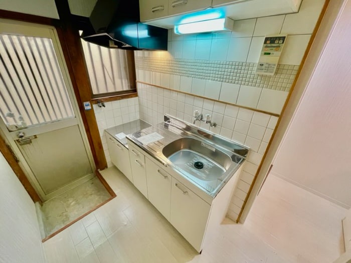 寝屋川市寿町貸家の物件内観写真