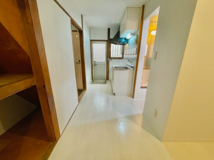 寝屋川市寿町貸家の物件内観写真