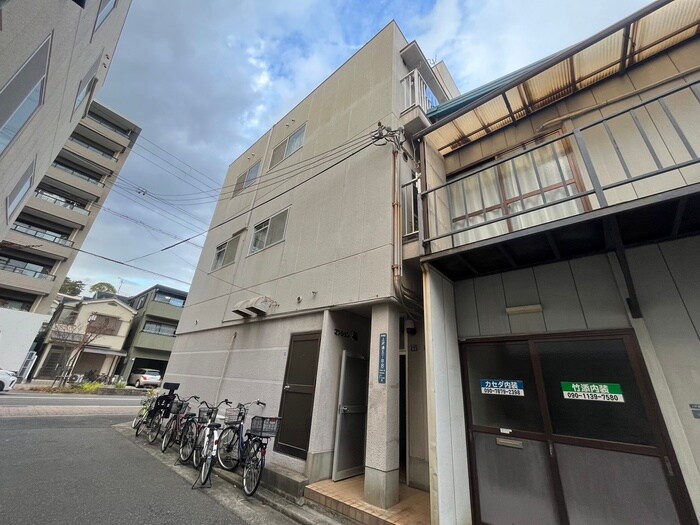 マンション花の物件外観写真