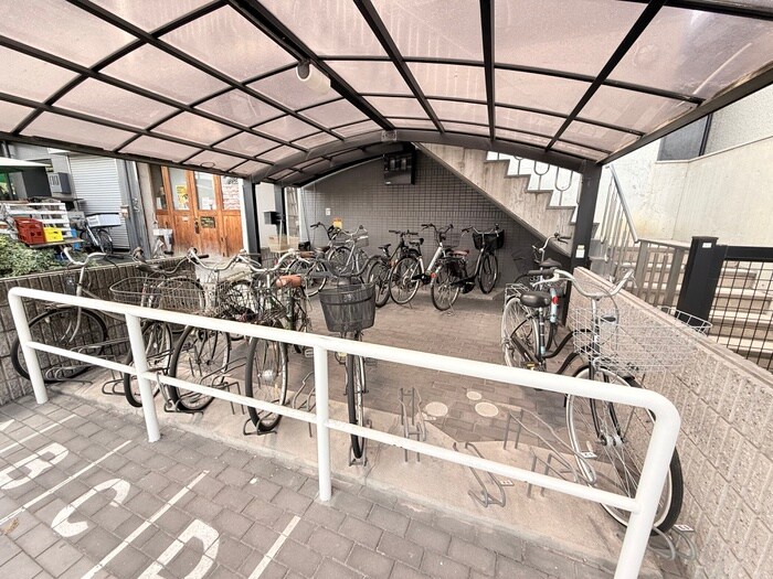 ﾄﾞﾛﾒﾝｽ ｶｾ 三番館の物件外観写真