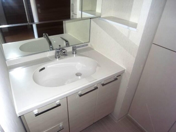 ﾌﾟﾚｻﾝｽ阿波座ｽﾃｰｼｮﾝﾌﾛﾝﾄ(1202)の物件内観写真