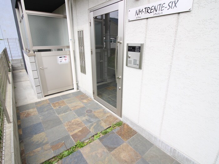 エヌエムトラントシスの物件外観写真