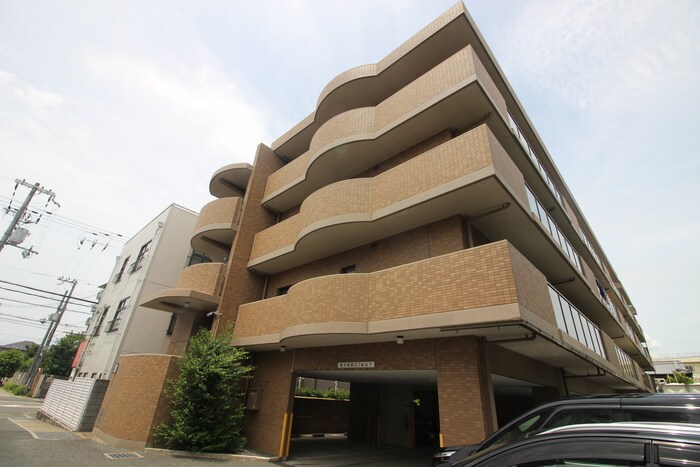 リヴィエールＫａｗａｋａｍｉの物件外観写真