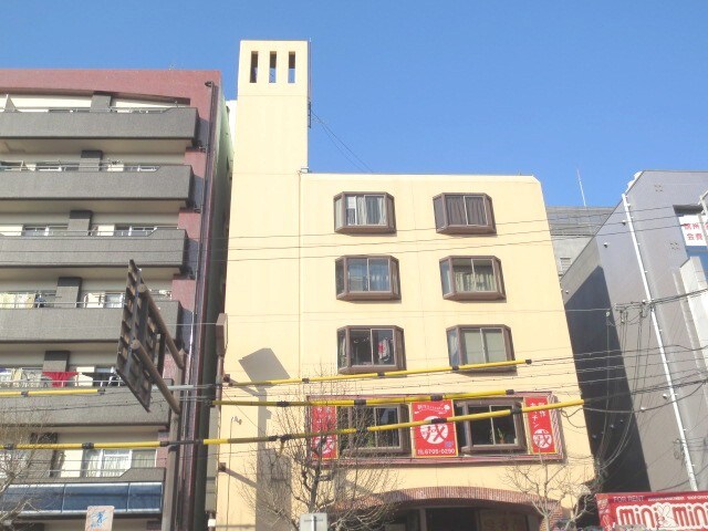 フレンズマンションの物件外観写真