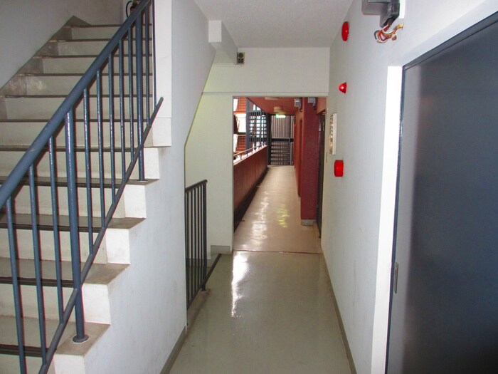 フレンズマンションの物件外観写真