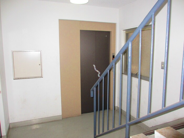 フレンズマンションの物件外観写真