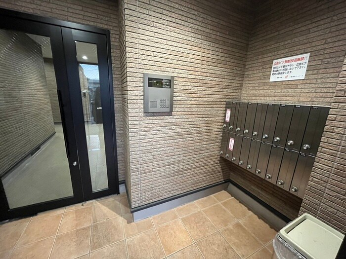 ア－バン御陵の物件外観写真