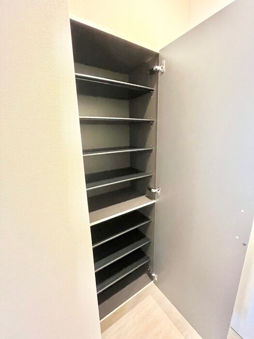 スタイリッシュレジデンスの物件内観写真