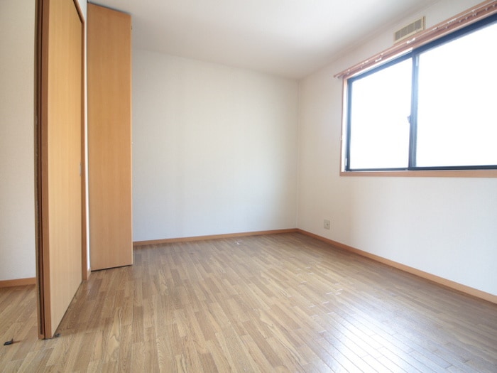 ハイツ・ツゥ・サティの物件内観写真