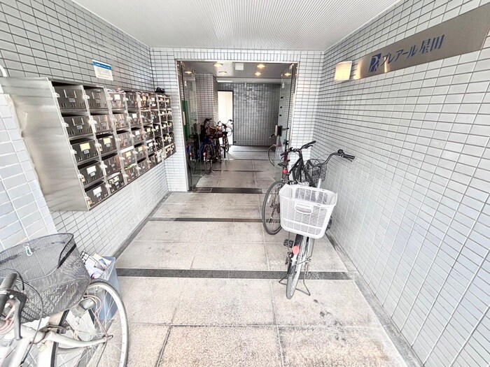 プレアール星田　西側の物件外観写真