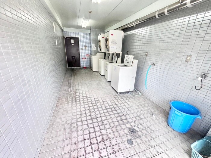 プレアール星田　西側の物件外観写真