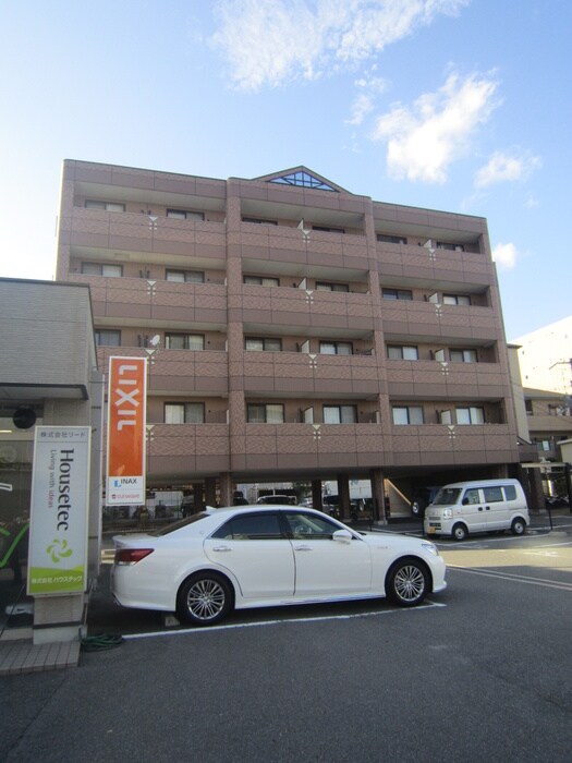 ＯＰＵＳ　ＯＮＥの物件外観写真