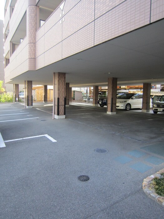 ＯＰＵＳ　ＯＮＥの物件外観写真