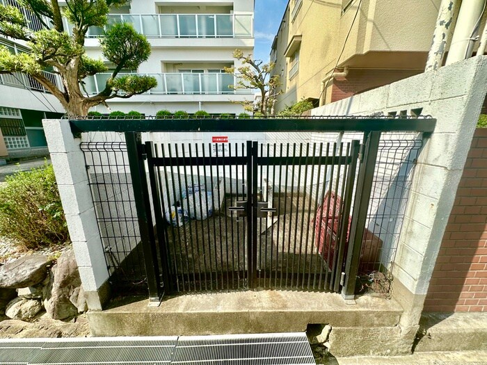 岡町グリ－ンハイツの物件外観写真