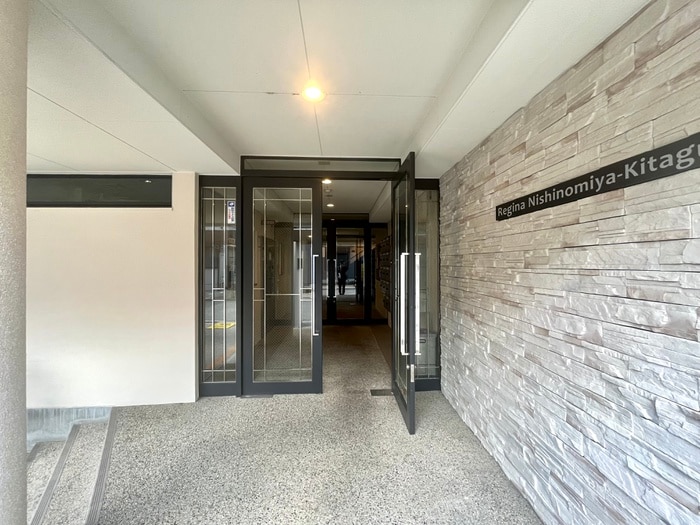 レジ－ナ西宮北口の物件外観写真