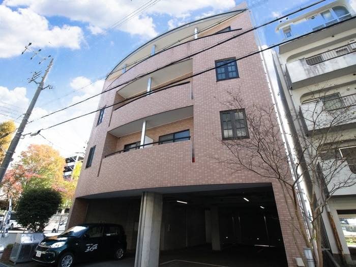 カルムWESTの物件外観写真