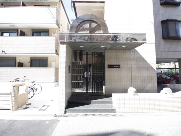 ドミールナカオカの物件外観写真