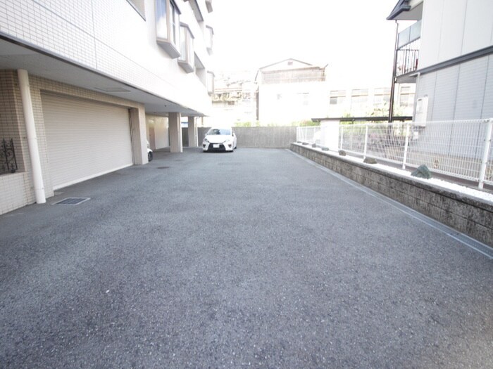 ドミールナカオカの物件外観写真