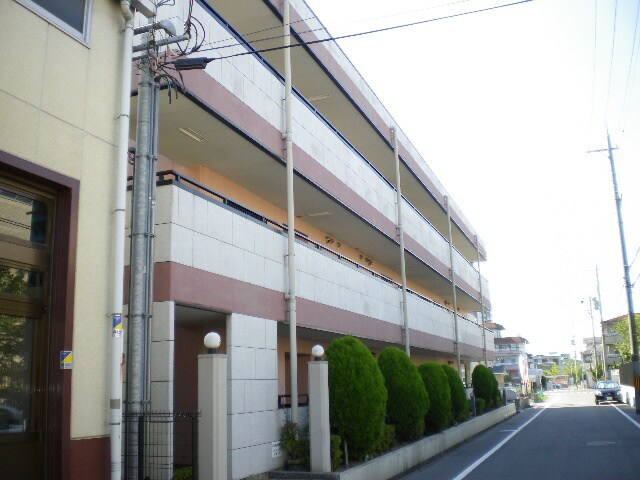 メゾン・ﾄﾞｩ･スリジェの物件外観写真