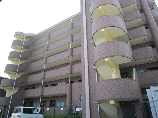 ELLEGRANDE OZUの物件外観写真