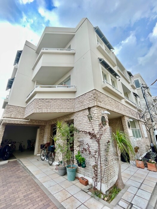 プリモルーチェの物件外観写真