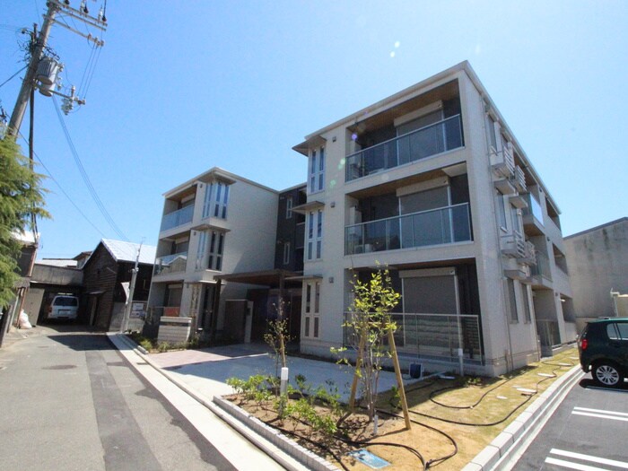 ヴィア・ラッテアの物件外観写真