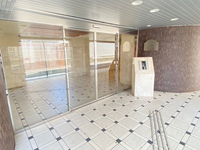 エリーフラッツ梅ノ宮の物件外観写真