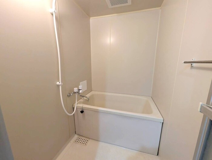 ヴィラスリ－スタ－鶴浜の物件内観写真