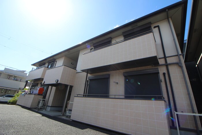 カ－サジュネスＡ棟の物件外観写真