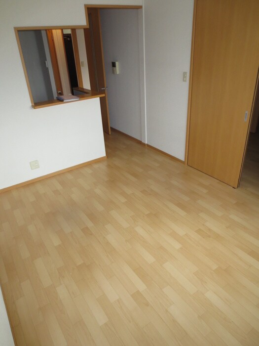 カ－サジュネスＡ棟の物件内観写真