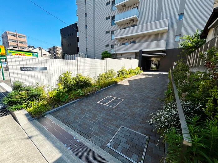 ブランシエスタ西宮の物件外観写真