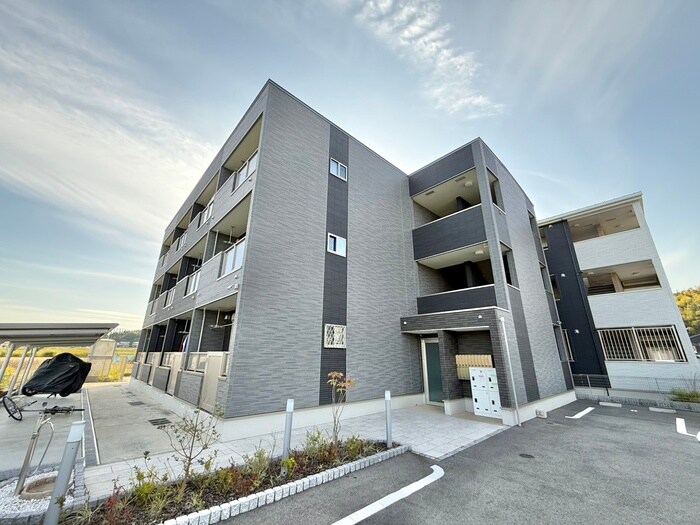 ミレグランデ京田辺の物件外観写真