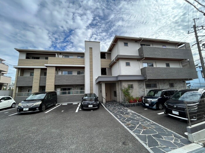 グローコートⅦの物件外観写真