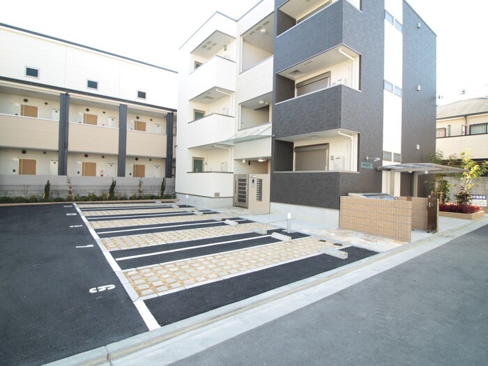 フォーリーブス　３３　Ａ棟の物件外観写真