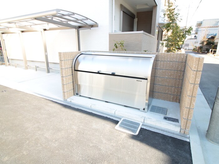 フォーリーブス　３３　Ａ棟の物件外観写真