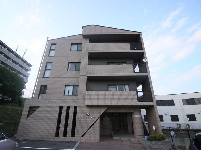 ﾗ･ｸｰﾚ　KASUGAの物件外観写真