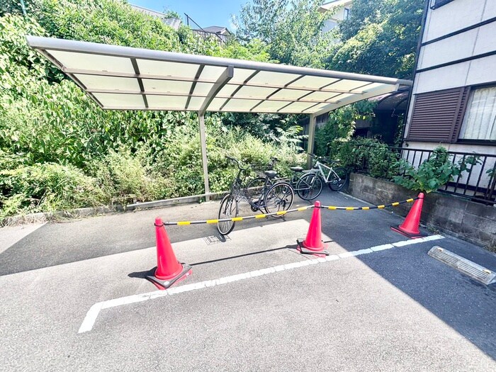 セラフィーメゾン東香里園の物件外観写真