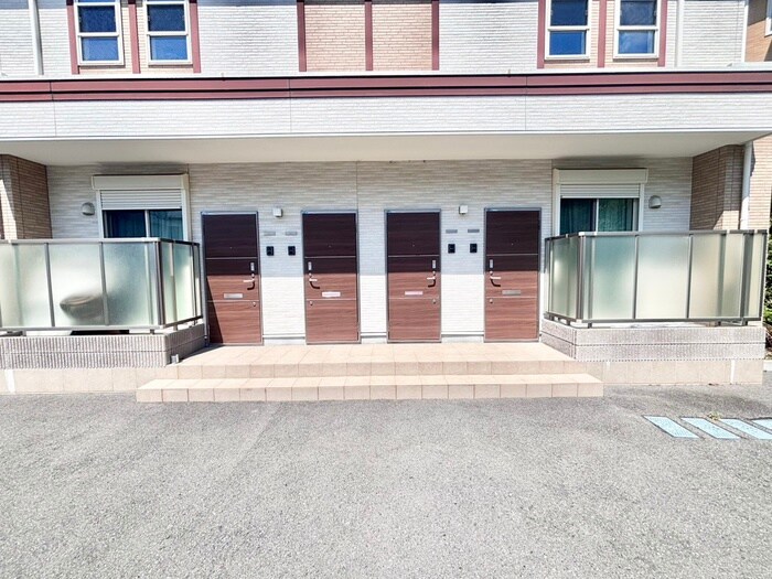 セラフィーメゾン東香里園の物件外観写真