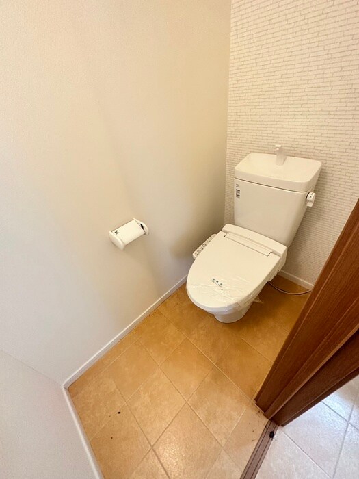 セラフィーメゾン東香里園の物件内観写真