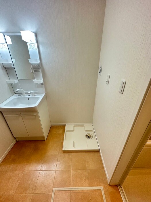 セラフィーメゾン東香里園の物件内観写真