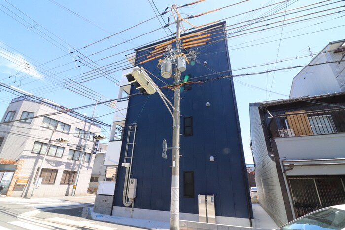 シロハイヌ西難波の物件外観写真