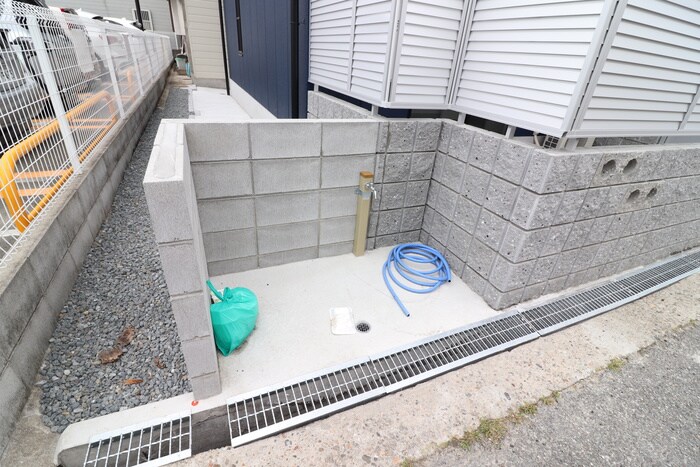 シロハイヌ西難波の物件外観写真