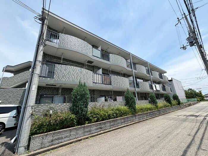 サンセール宝塚の物件外観写真