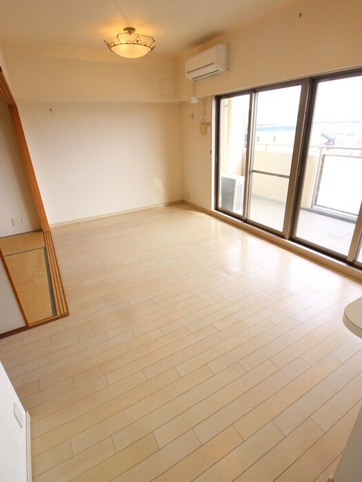 ｴｽﾃﾑｺ-ﾄ門真ﾃﾞｨｱ-ﾅ(704)の物件内観写真