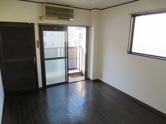 ロイヤルハイツ兵庫の物件内観写真